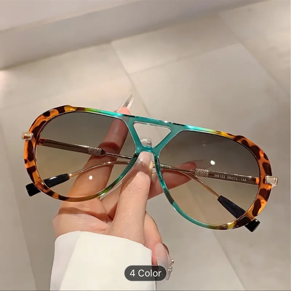 ** Retro Classic Sunglasses - Tortoise & Green Frame with Gold